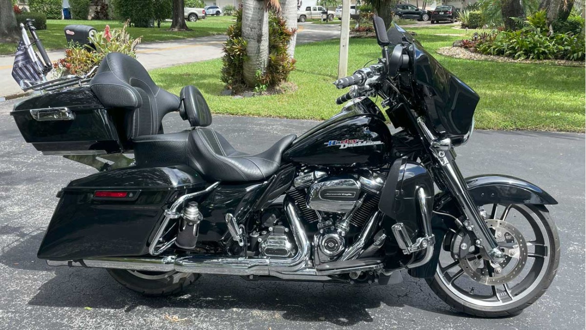 2019 Street Glide with full stage 2 tune in driveway