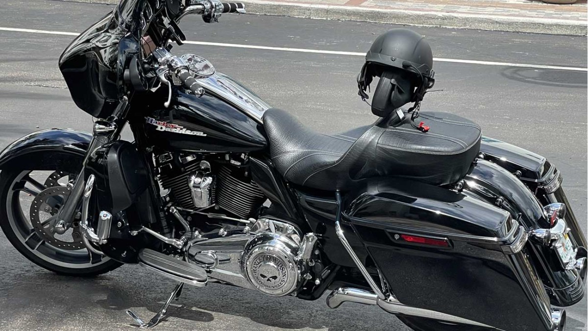 2019 Street Glide with full stage 2 tune in street parking